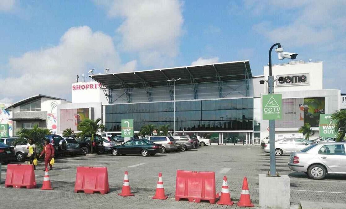 Image de l'étude de cas Hikvision : The Palms Shopping Mall (Nigéria) : caméras intelligentes, comptage de personnes et LAPI