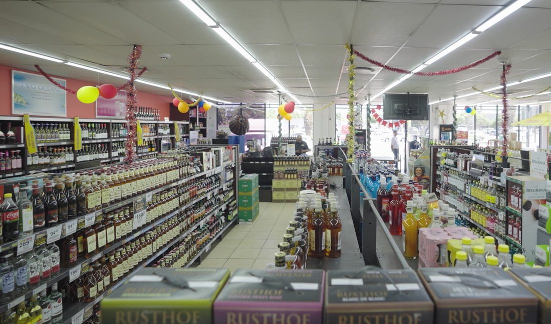 Image 4 de l'étude de cas Hikvision : Liquor City Oasis Brackenfell (Afrique du Sud) : caméras intelligentes et contrôle d'accès pour un magasin