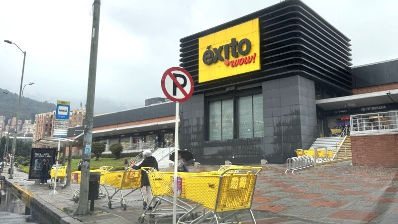 Image 3 de l'étude de cas Hikvision : Grupo Éxito (Colombie) : parkings automatisés et analyses retail dans 27 magasins