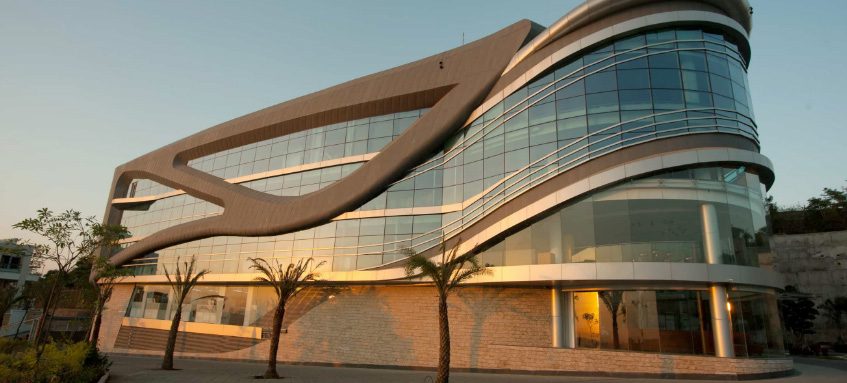 Image de l'étude de cas ZKTeco : Dilip Buildcon (Inde) : pointage des ouvriers de chantier par empreinte avancée, relié au système de paie