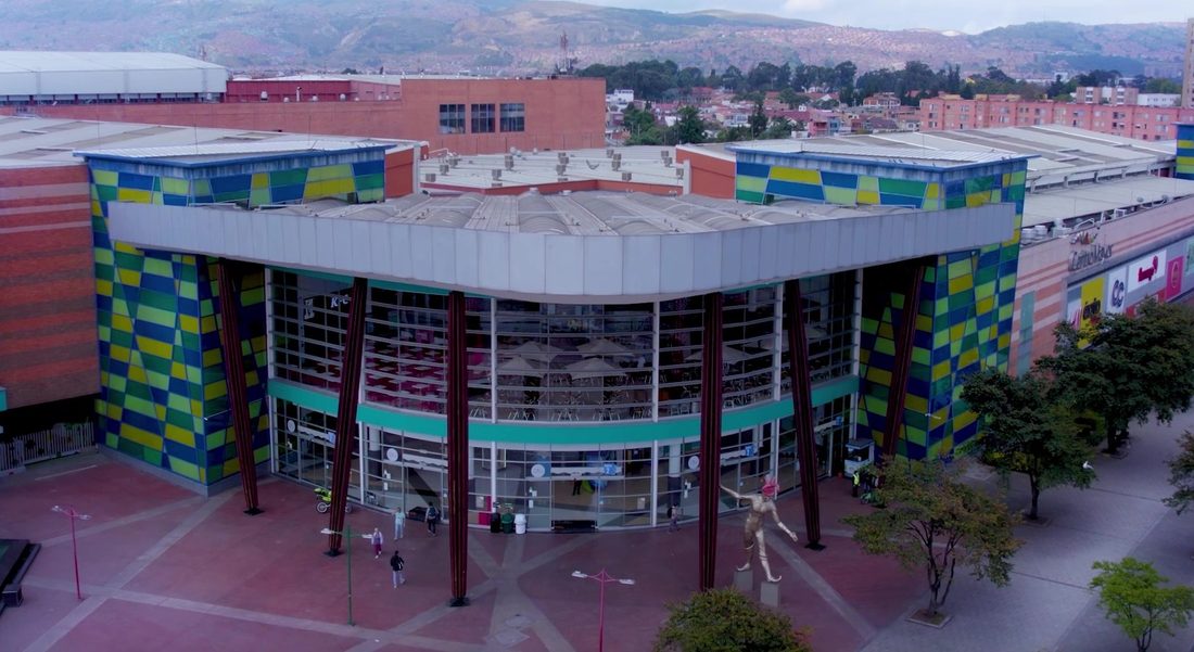 Image de l'étude de cas Hikvision : Centro Mayor (Bogotá, Colombie) : centre commercial de 248 000 m², comptage, alarme, vidéo et contrôle d'accès