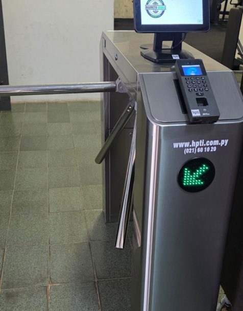 صورة دراسة حالة ZKTeco: التحكم في الدخول إلى نادٍ رياضي كبير في أسونسيون، باراغواي